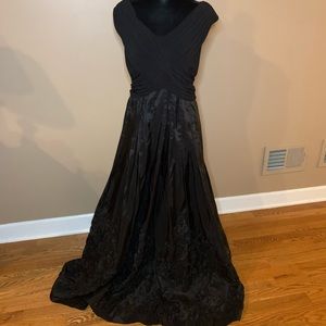 Black sleeveless formal dress